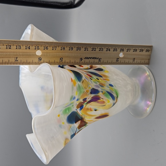 Arte Vargas rainbow swirl Handkerchief vase - Picture 4 of 6